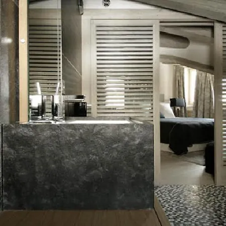 Chalet Chalet Black Pearl